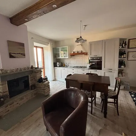 Linda's House Дом отдыха Монфорте-д'Альба