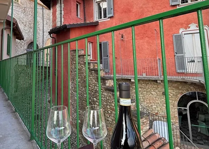 Linda's House * Monforte dʼAlba